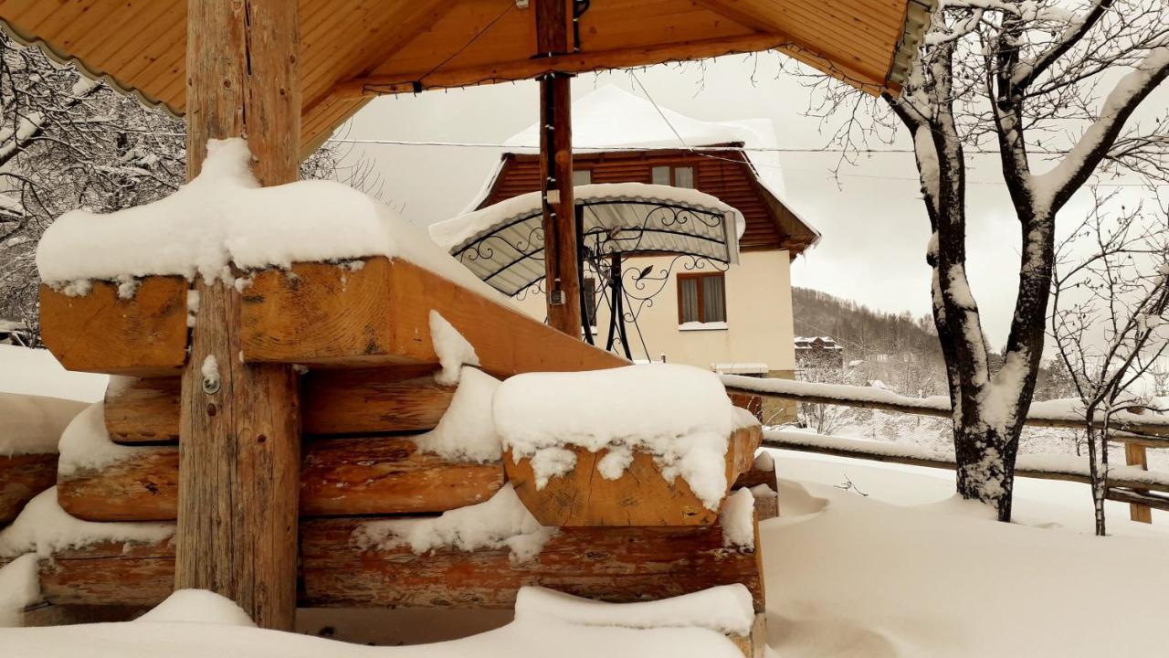 Садиба "Три Царі" Yaremche Exterior foto