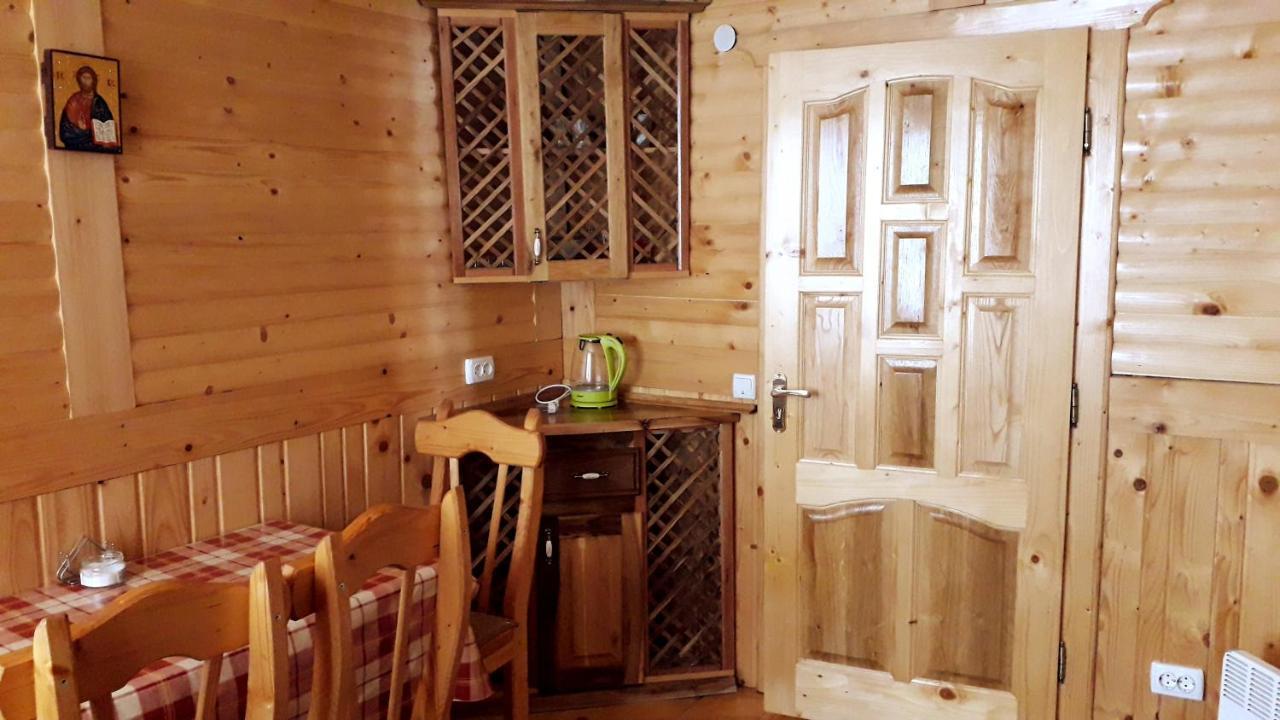 Садиба "Три Царі" Yaremche Exterior foto